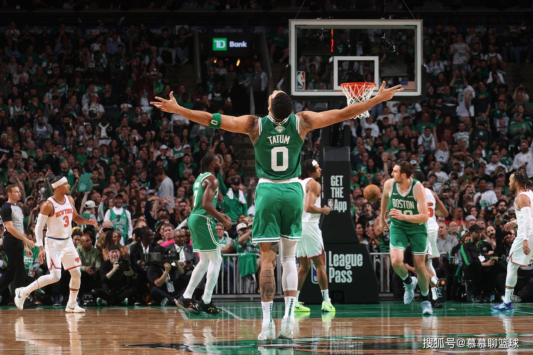 塔图姆遭遇十二连败，MAD教练面临压力！(塔图姆水平怎么样)