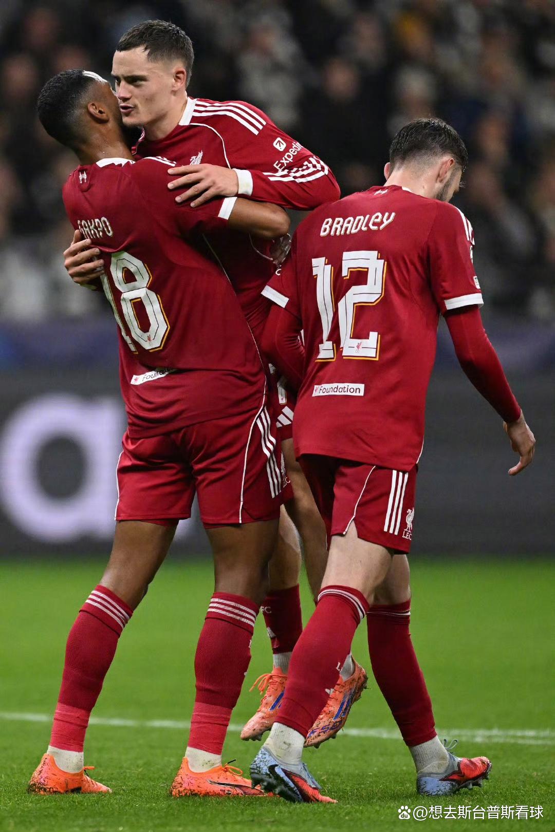 开云体育服务关于从罗马围绕欧超杯篮板制胜到詹姆斯在利物浦比赛中问鼎冠军，菲尼克斯太阳外线爆发备战意大利杯的信息